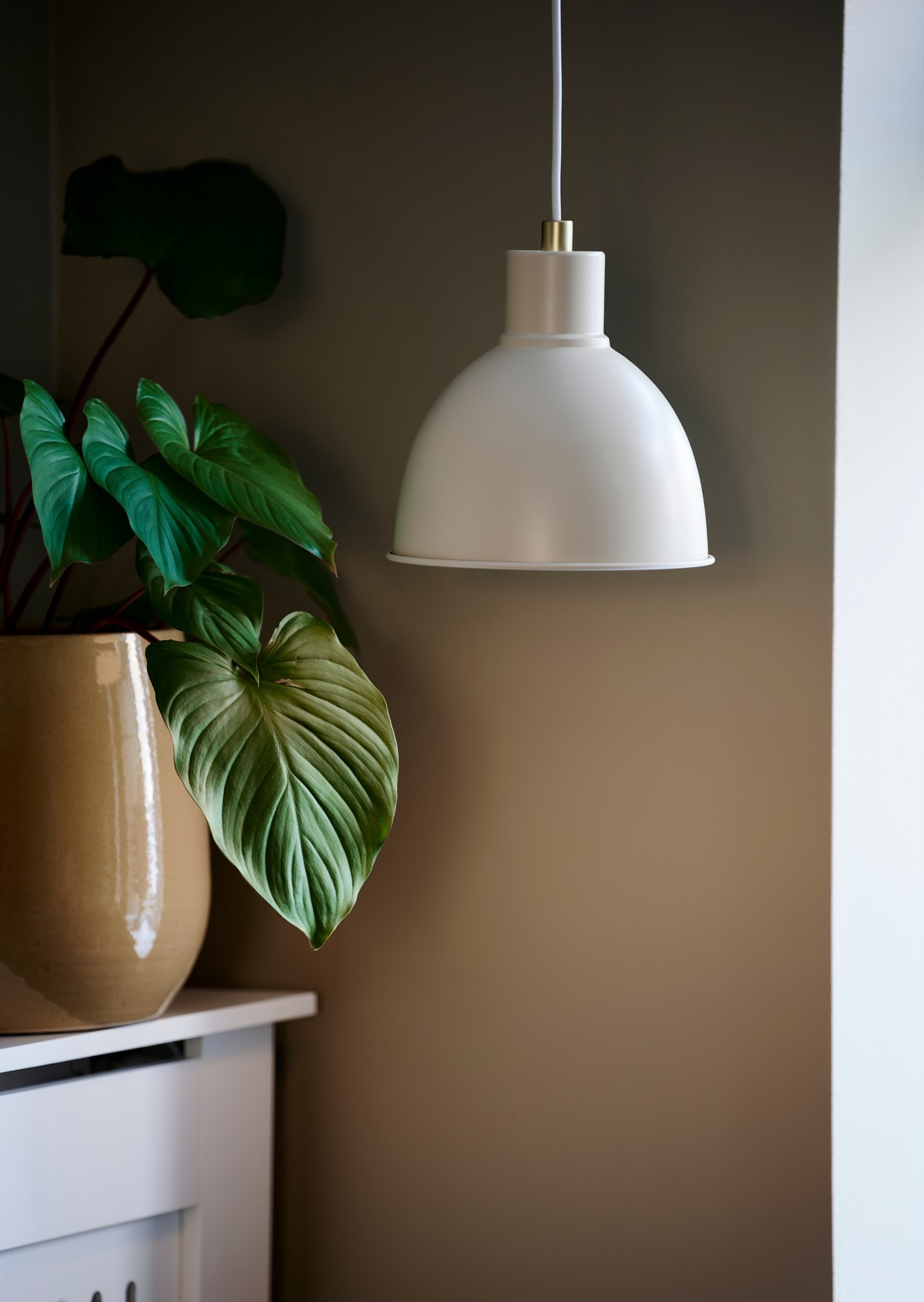 Suspension Pop base en métal rétro avec abat-jour classique au design contemporain par Nordlux Suspension Pop base en métal rétro avec abat-jour classique au design contemporain par Nordlux