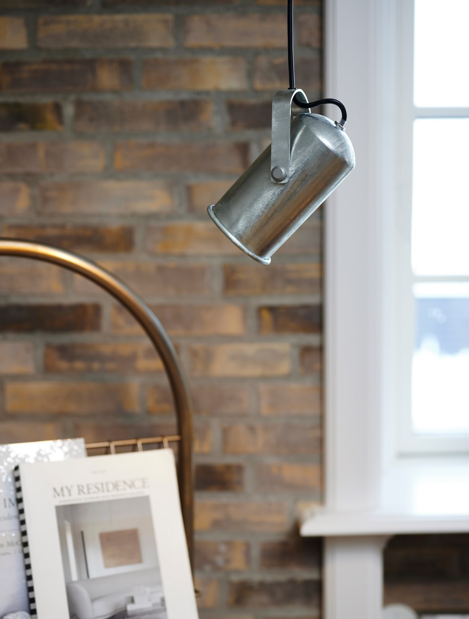 Suspension Porter base en acier galvanisé avec grille deco à l'ouverture abat-jour au design industriel par Nordlux Suspension Porter base en acier galvanisé avec grille deco à l'ouverture abat-jour au design industriel par Nordlux