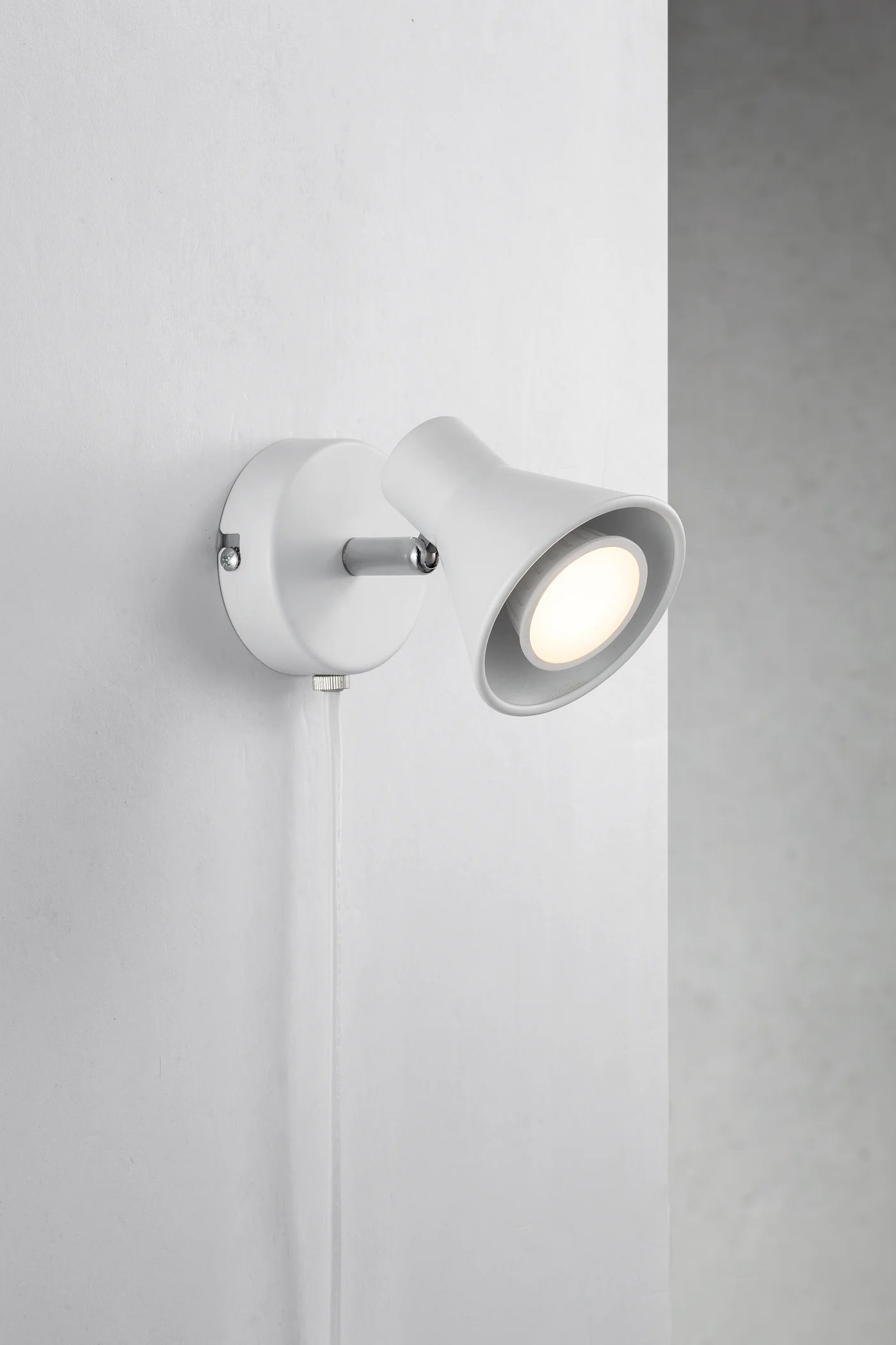Applique murale Eik au design contemporain par Nordlux Applique murale Eik au design contemporain par Nordlux