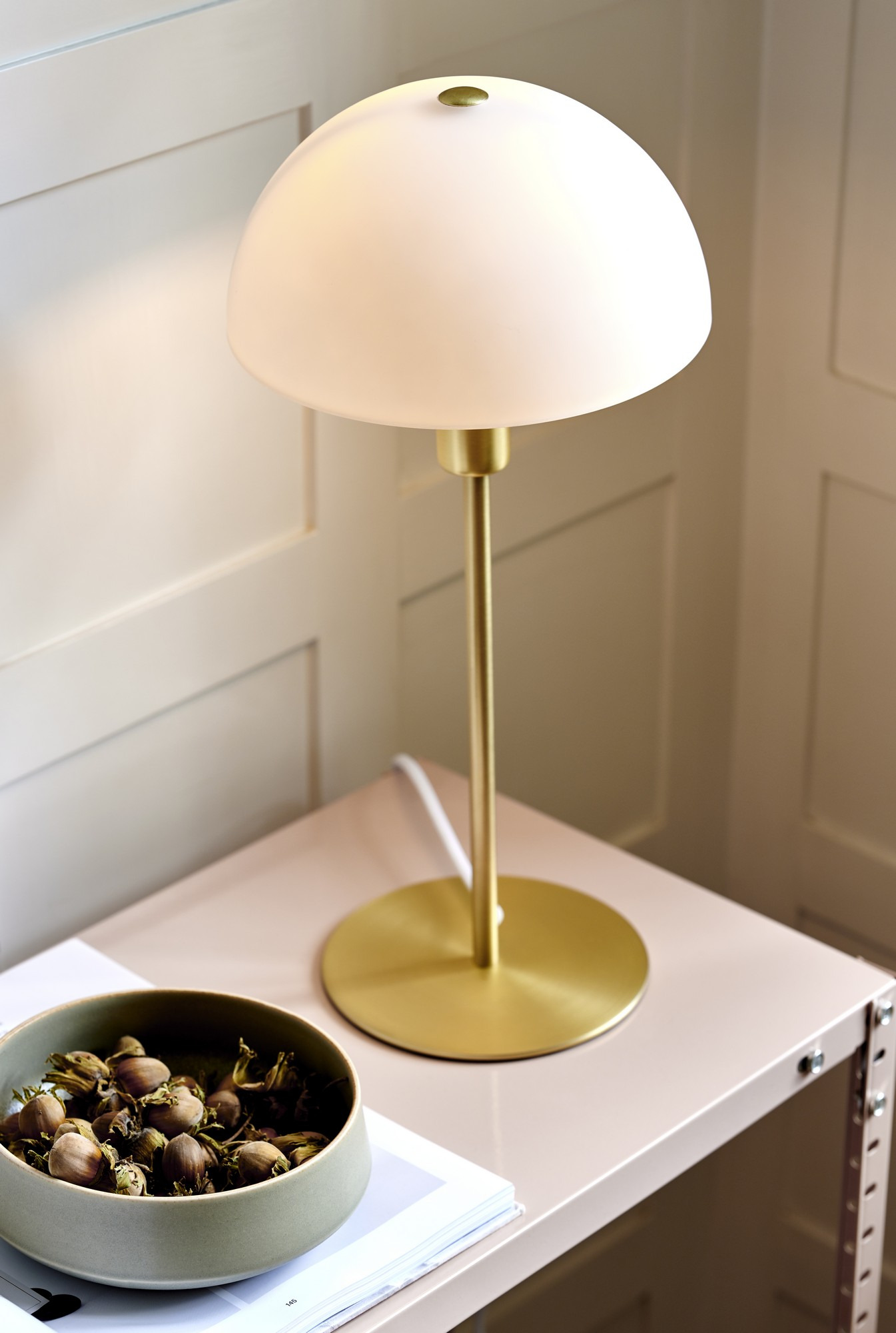 Lampe à poser Ellen en verre au design contemporain par Nordlux Lampe à poser Ellen en verre au design contemporain par Nordlux