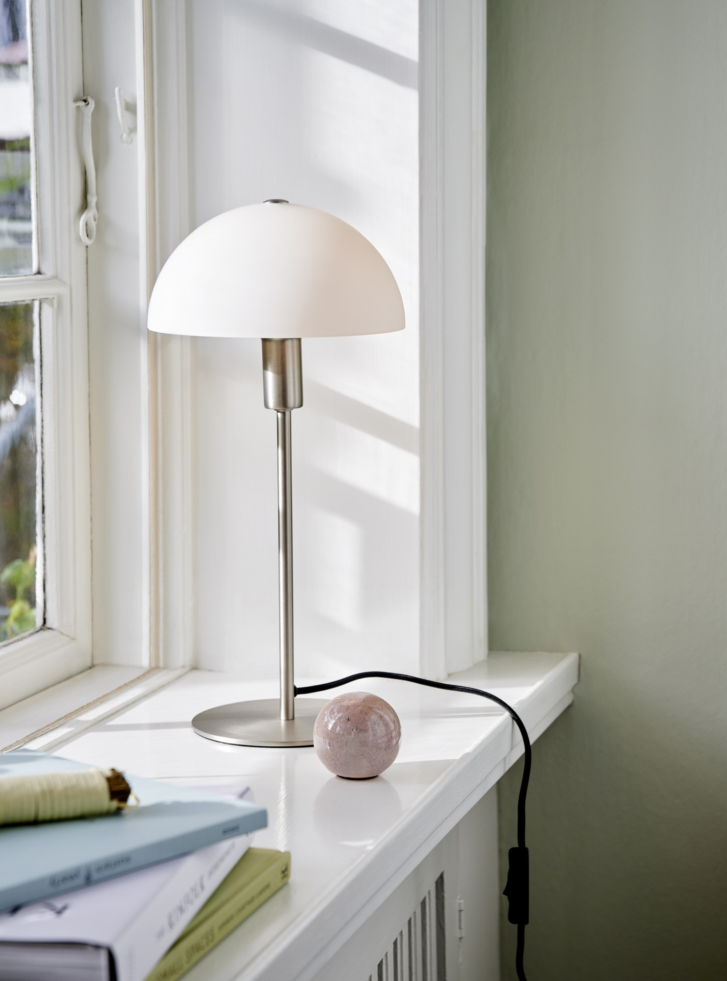 Lampe à poser Ellen en verre au design contemporain par Nordlux Lampe à poser Ellen en verre au design contemporain par Nordlux