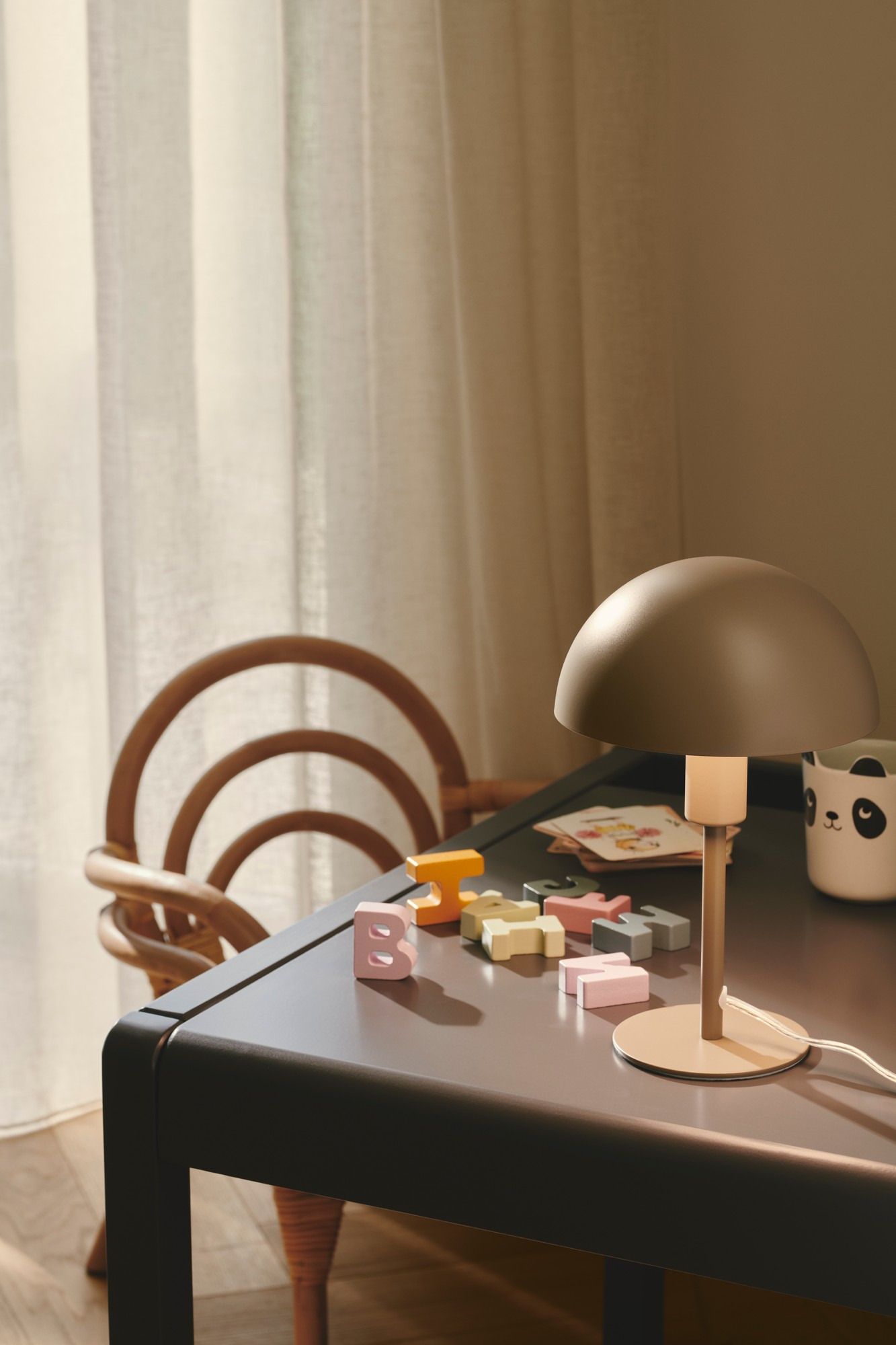 Lampe à poser Ellen mini au design contemporain par Nordlux Lampe à poser Ellen mini au design contemporain par Nordlux