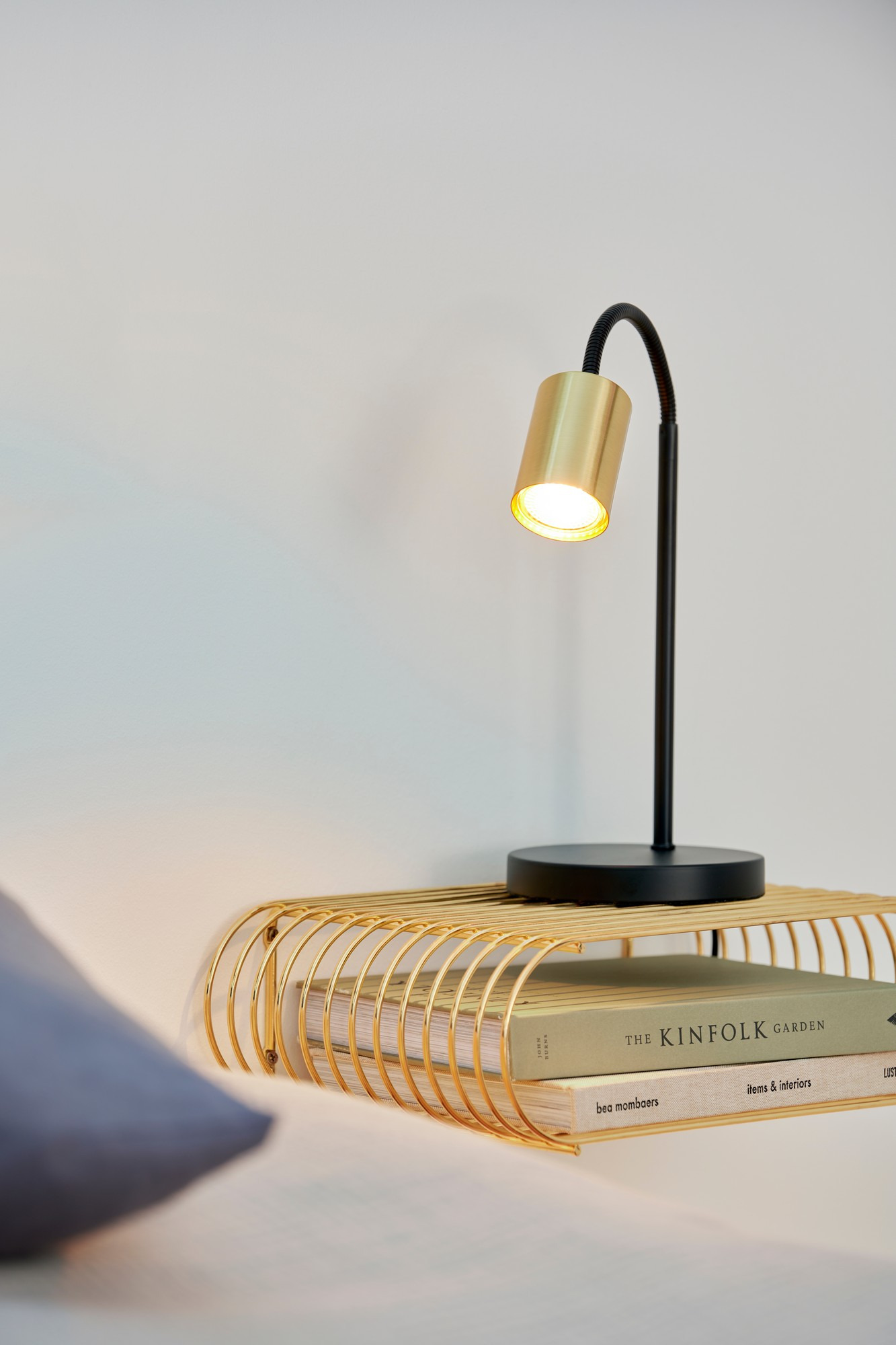 Lampe à poser Explore au design contemporain par Nordlux Lampe à poser Explore au design contemporain par Nordlux