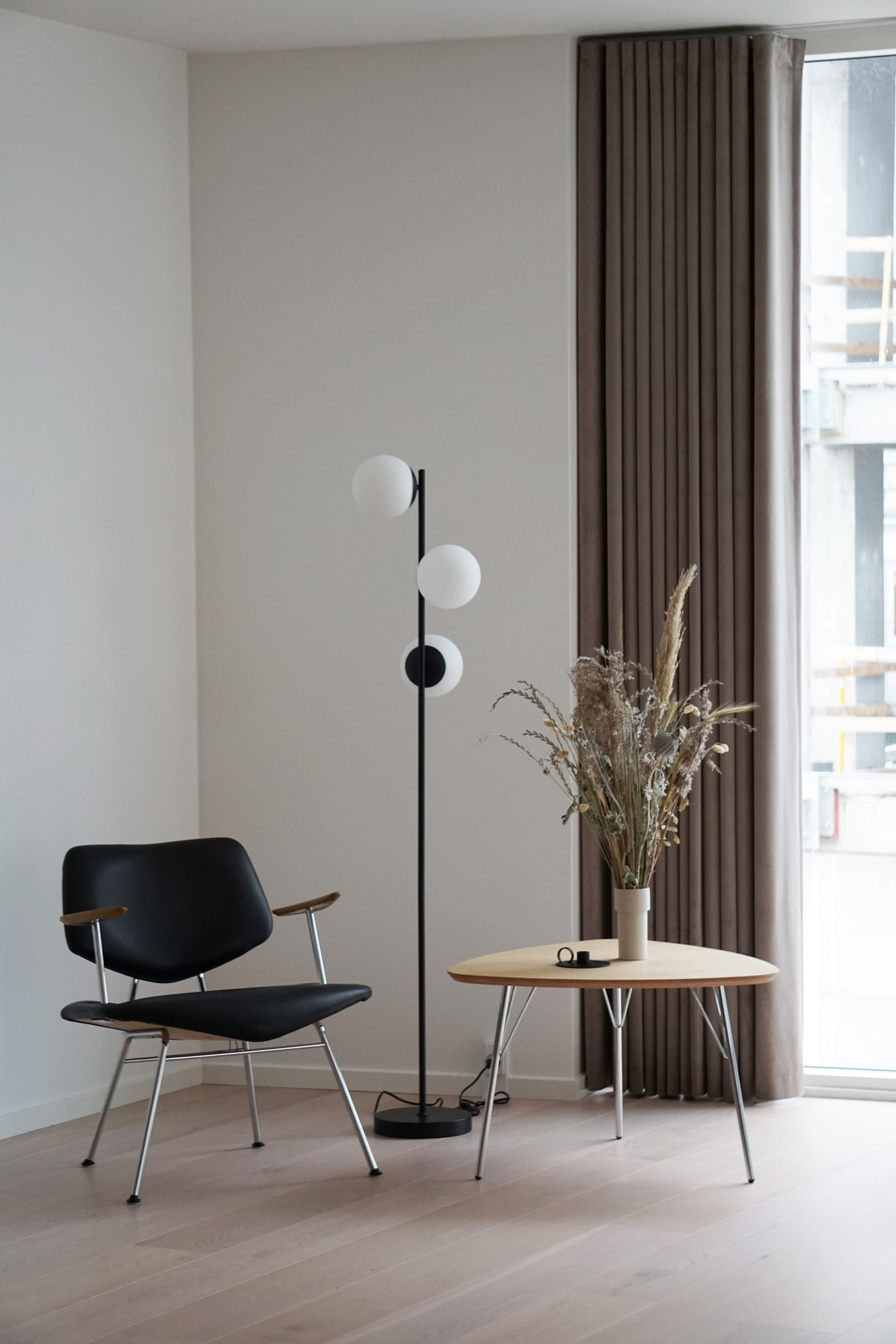 Lampadaire Lilly métal au design contemporain par Nordlux Lampadaire Lilly métal au design contemporain par Nordlux