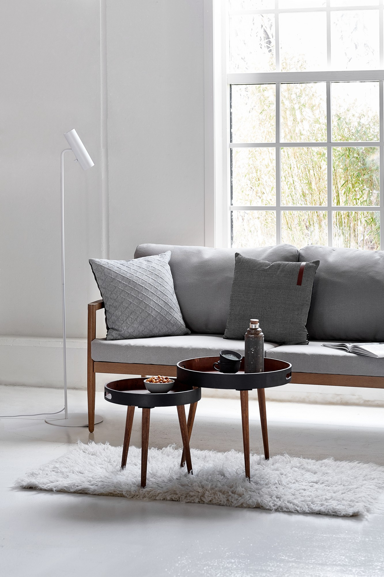 Lampadaire Mib 6 métal au design contemporain par Design for The People Lampadaire Mib 6 métal au design contemporain par Design for The People