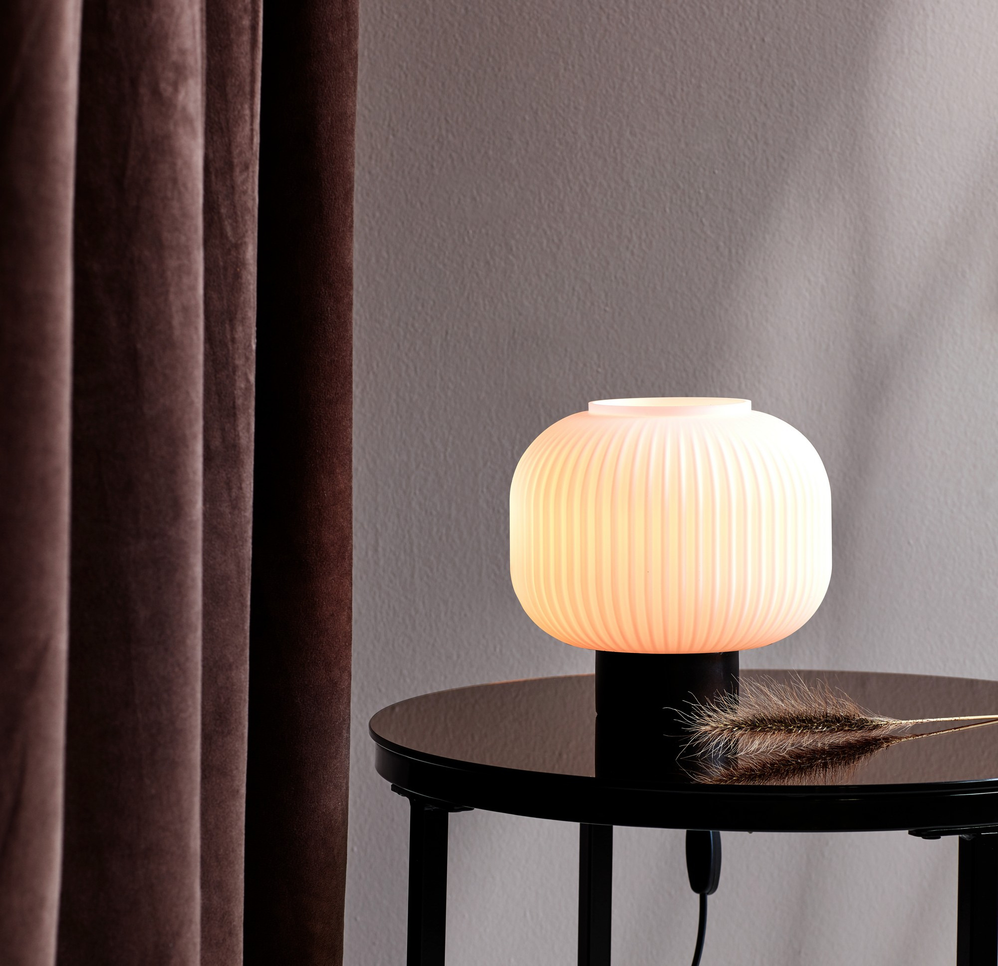 Lampe à poser Milford au design contemporain par Nordlux Lampe à poser Milford au design contemporain par Nordlux