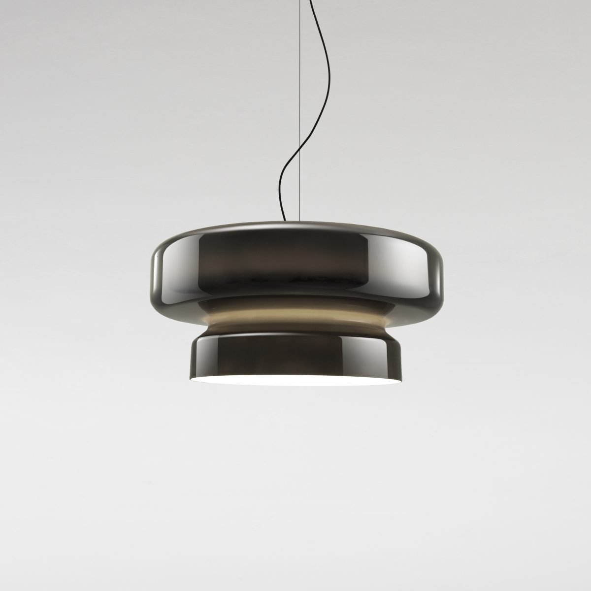 Suspension Bohemia 84 LED en polycarbonate rotomoulé par Joan Gaspar x Marset Suspension Bohemia 84 LED en polycarbonate rotomoulé par Joan Gaspar x Marset