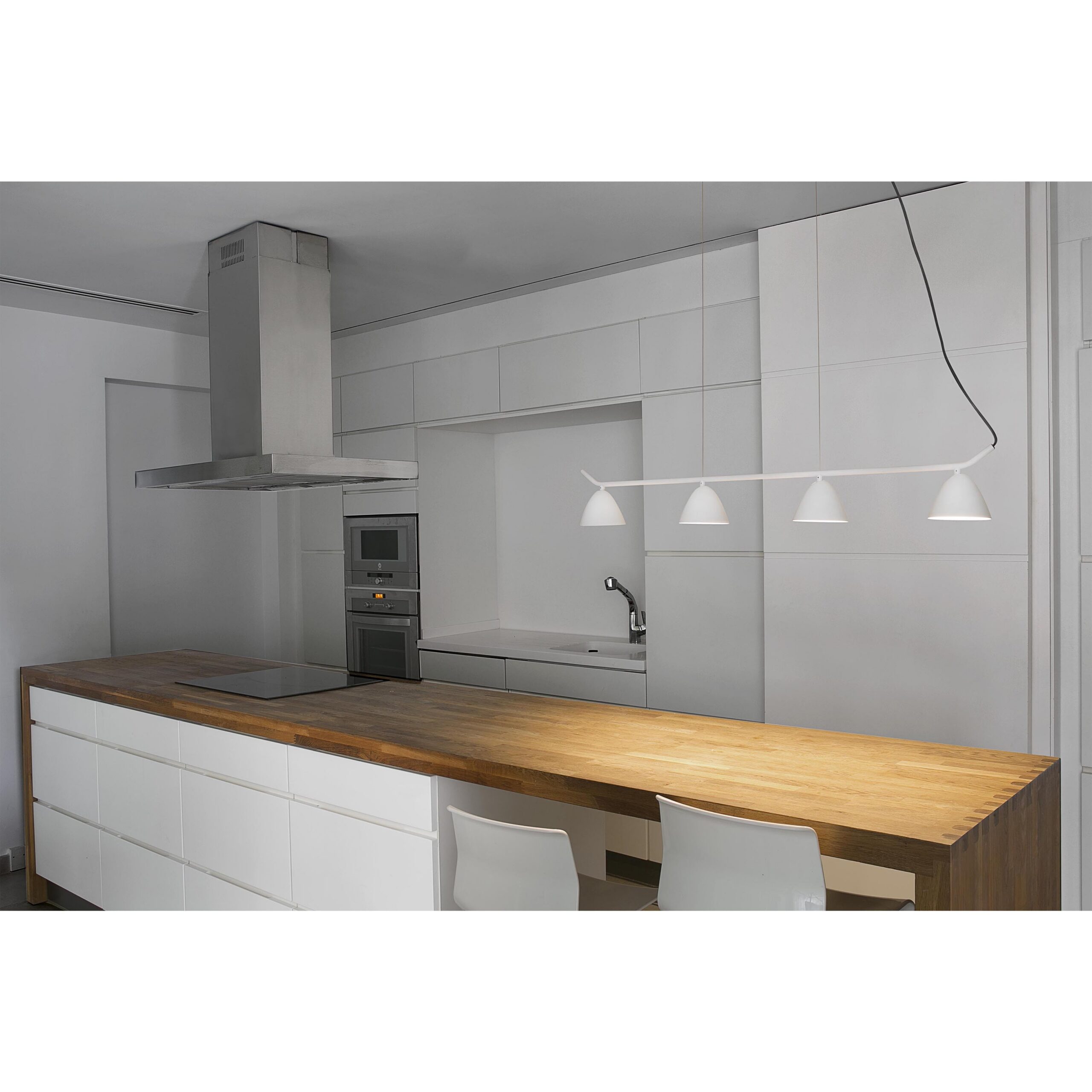 Suspension Multi Aim noir 4x LED 10W spot cinéma au design contemporain par Estudi Ribaudi Suspension Multi Aim noir 4x LED 10W spot cinéma au design contemporain par Estudi Ribaudi