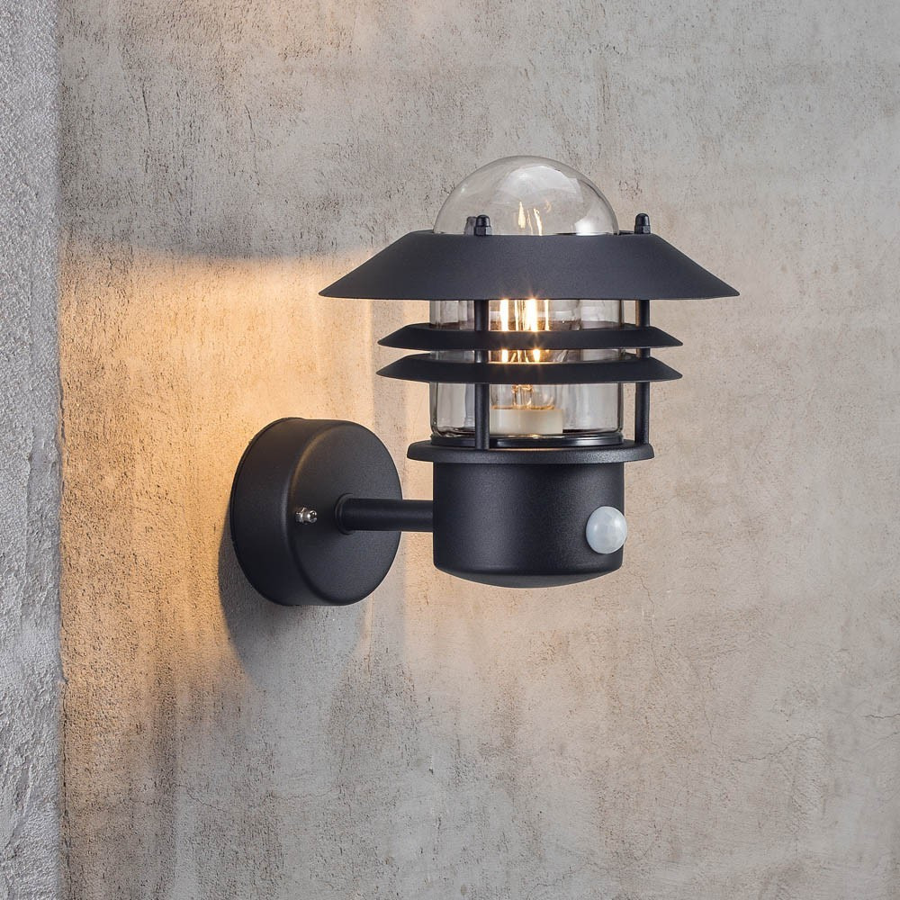 Applique d'extérieur Blokhus sensor au design contemporain par Nordlux Applique d'extérieur Blokhus sensor au design contemporain par Nordlux