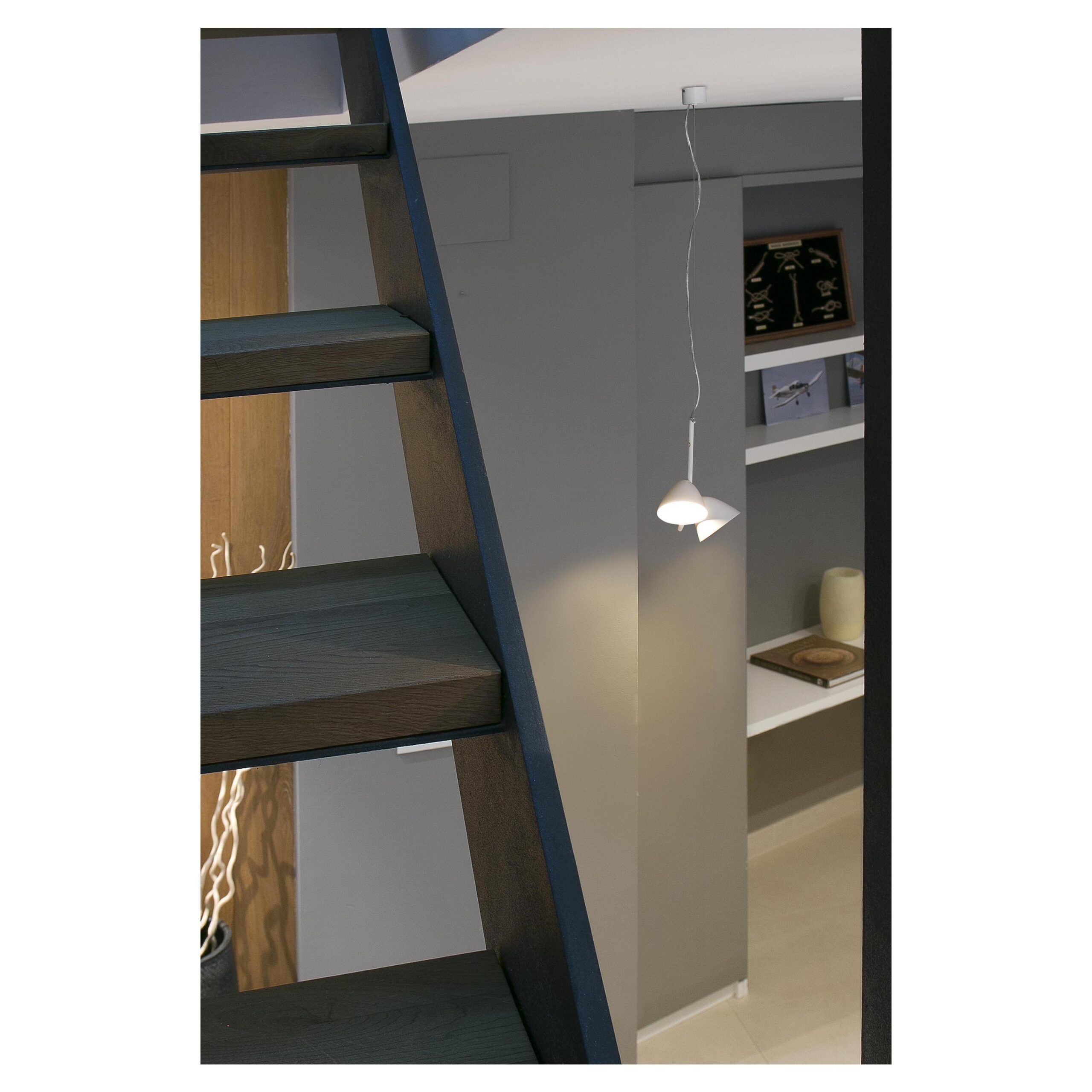 Suspension double Aim blanc 2x LED 10W spot cinéma au design contemporain par Estudi Ribaudi Suspension double Aim blanc 2x LED 10W spot cinéma au design contemporain par Estudi Ribaudi