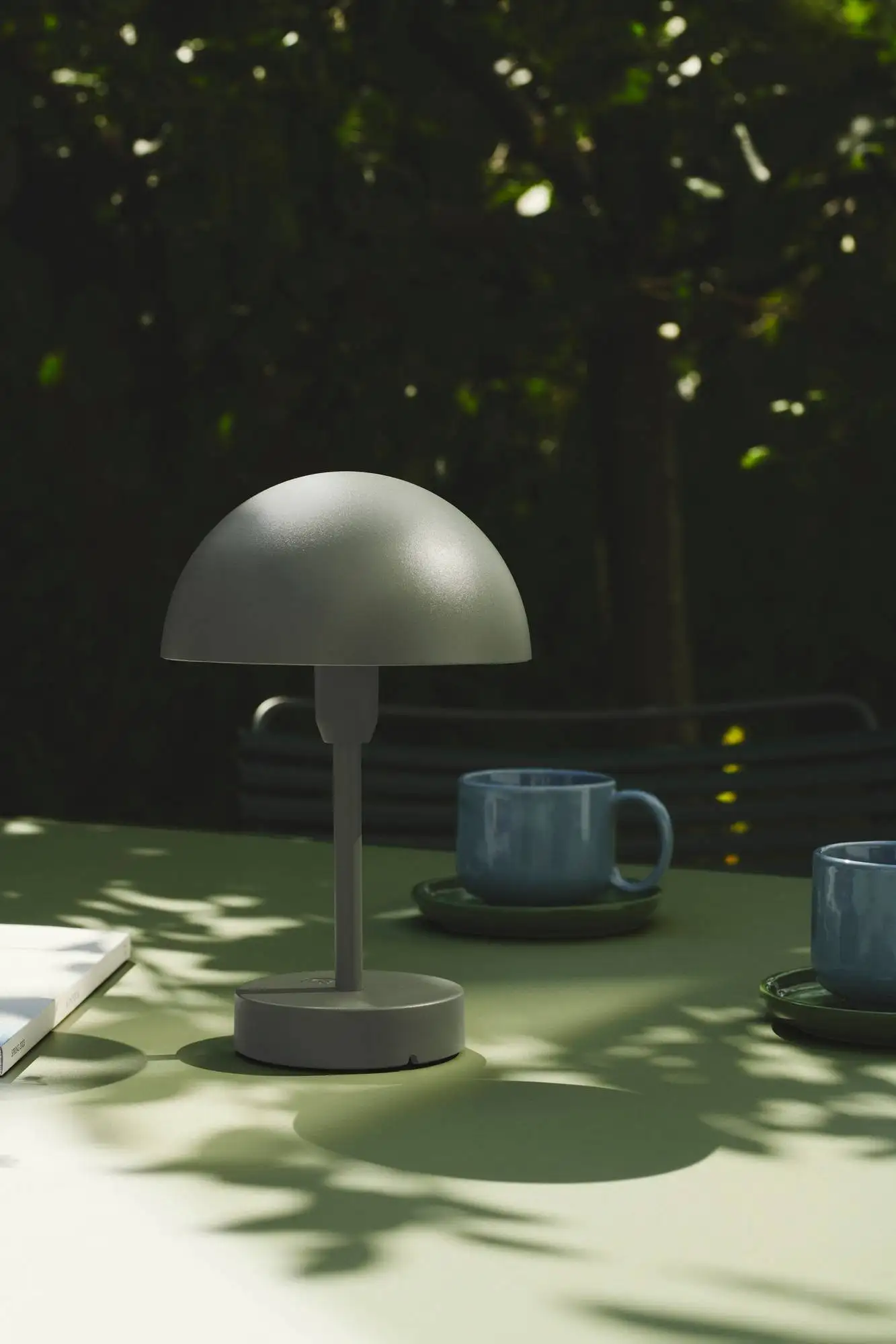 Lampe à poser d'extérieur Ellen To Go au design contemporain par Nordlux Lampe à poser d'extérieur Ellen To Go au design contemporain par Nordlux