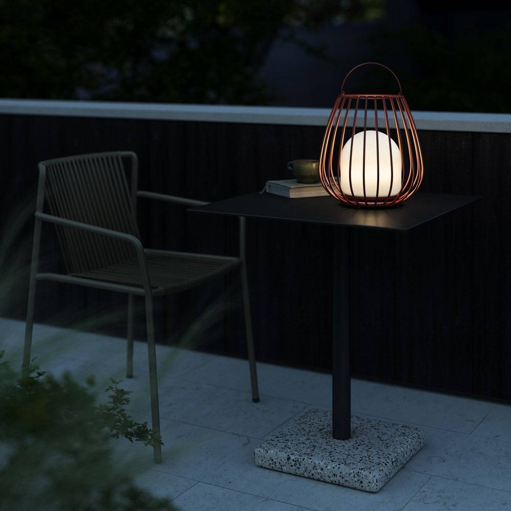 Lampe à poser d'extérieur Jim To Go au design contemporain par Nordlux Lampe à poser d'extérieur Jim To Go au design contemporain par Nordlux