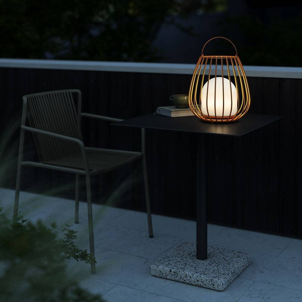 Lampe à poser d'extérieur Jim To Go au design contemporain par Nordlux Lampe à poser d'extérieur Jim To Go au design contemporain par Nordlux