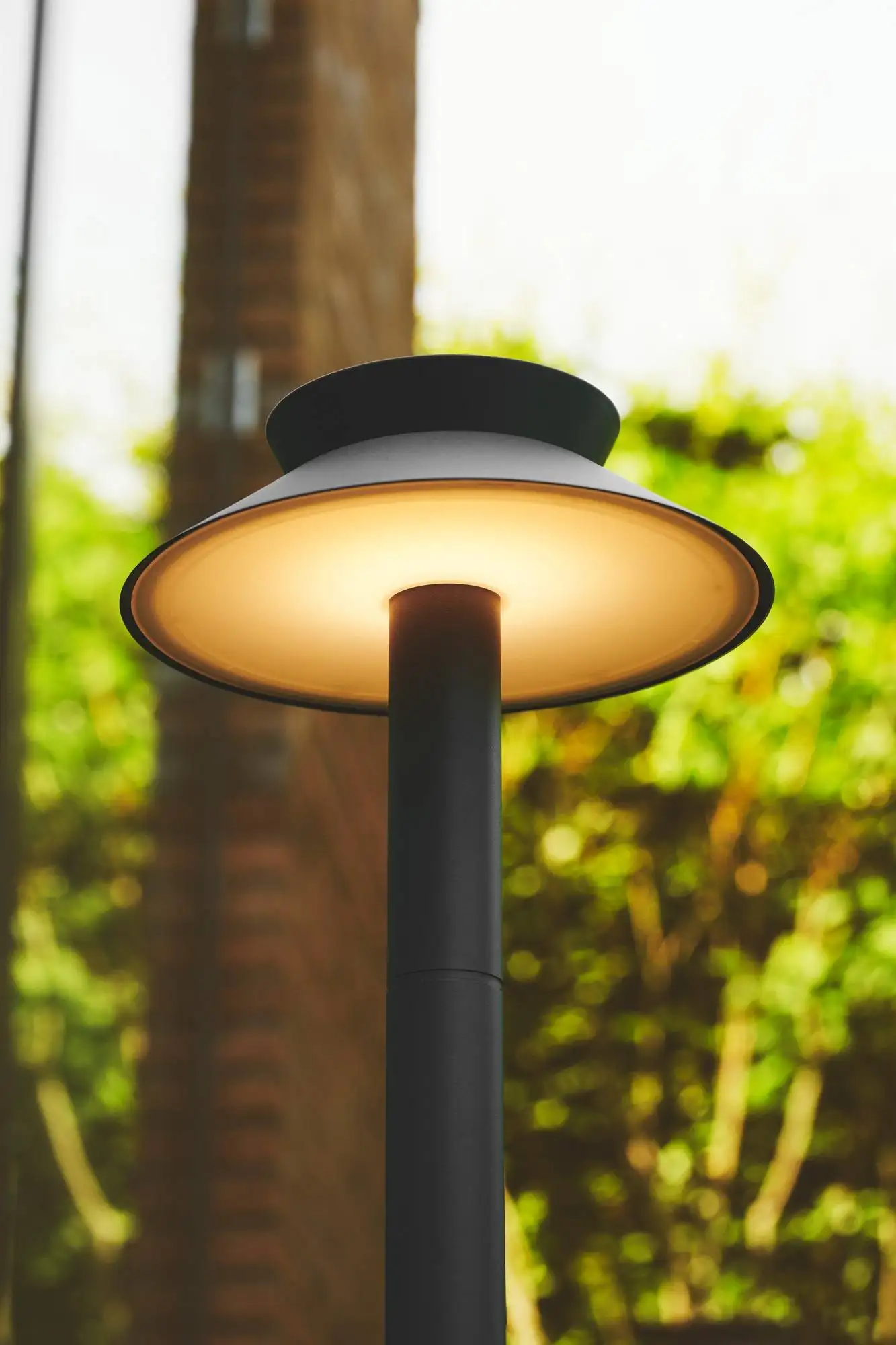 Lampadaire d'extérieur Justina au design contemporain par Nordlux