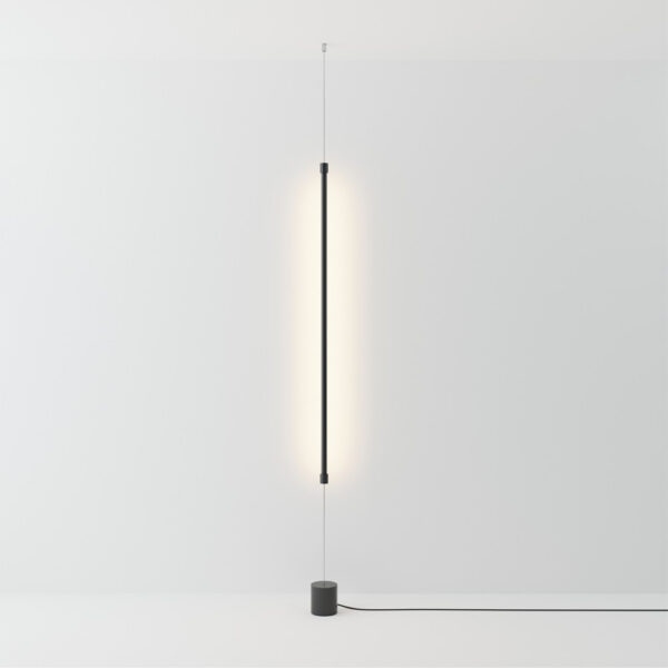 Lampadaire René structure en fer par Robin Lamps
