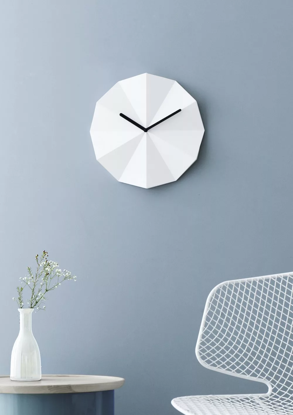 Horloge murale minimaliste Delta Clock blanc