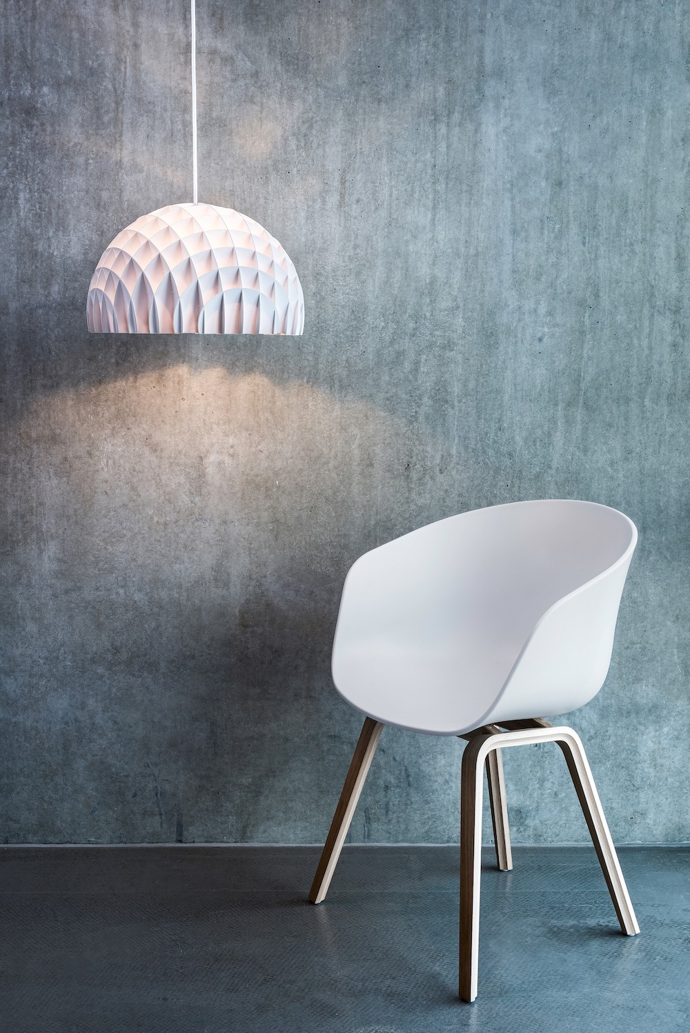 Suspension géométrique Arc Lustre en bouleau blanc par Lawa design Suspension géométrique Arc Lustre en bouleau blanc