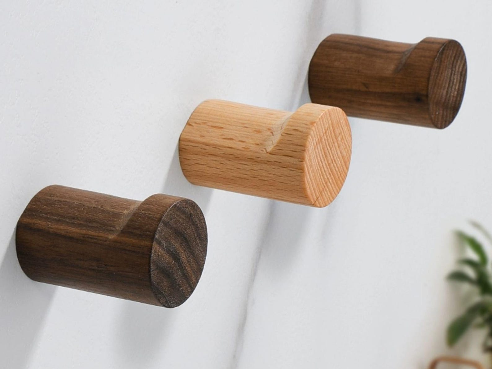 Patère murale Woody 16 au design naturel en bois naturel Patère murale Woody 16 au design naturel en bois naturel