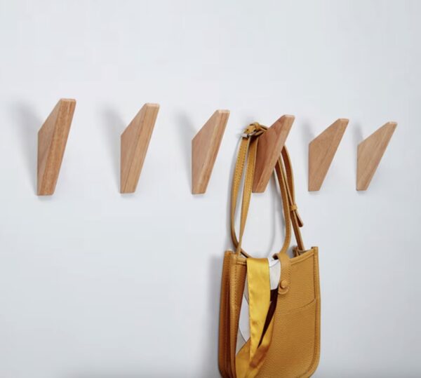 Patère murale Woody 3 au design naturel en bois naturel