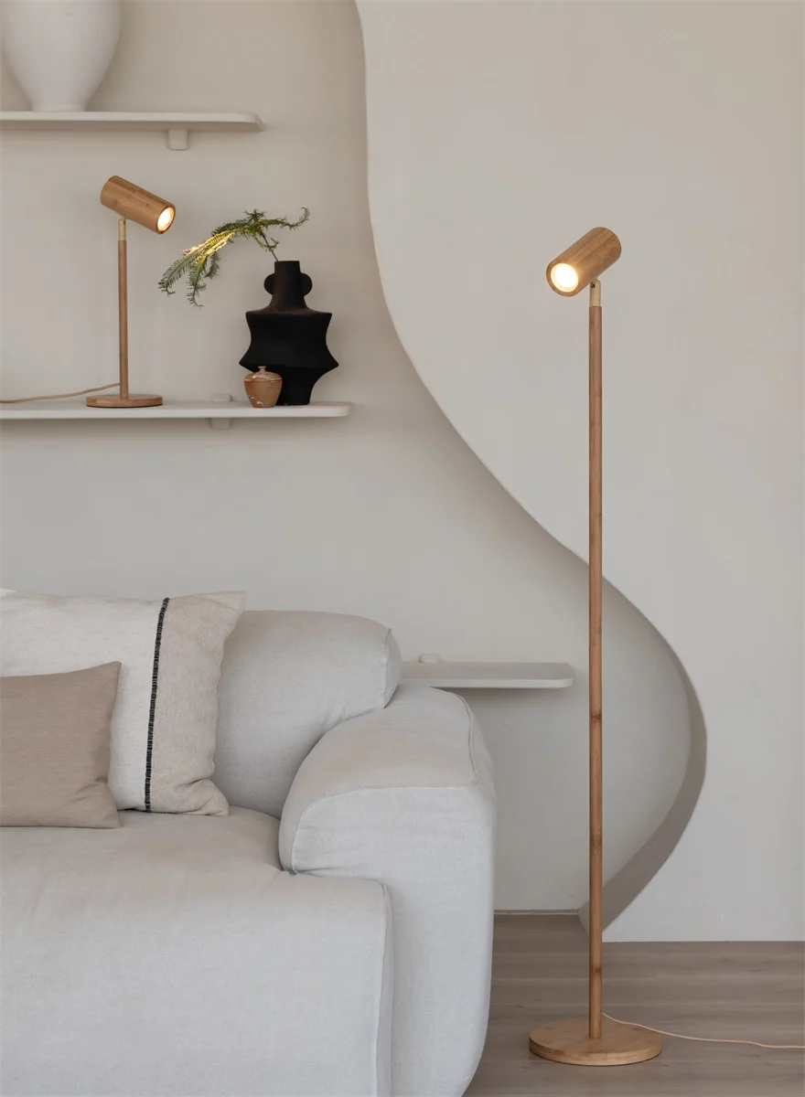 Lampadaire Java en bamboo au design naturel par Good & Mojo Lampadaire Java en bamboo au design naturel par Good & Mojo