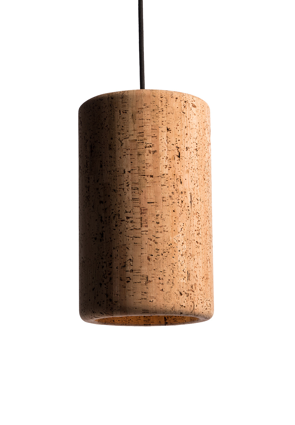 Suspension Porto base en métal et abat-jour en liège au design contemporain par Belid Suspension Porto base en métal et abat-jour en liège au design contemporain par Belid