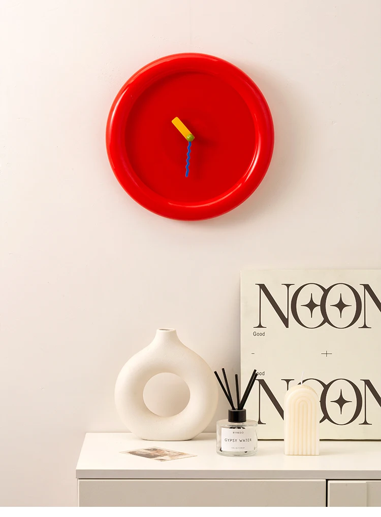 Horloge murale design Bauhaus au design minimaliste Horloge murale design Bauhaus au design minimaliste