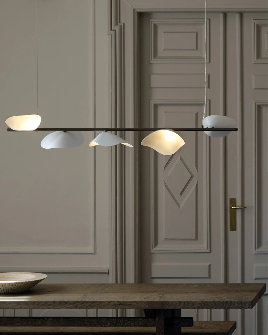 Suspension Florii 5 en métal au design contemporain par Jessica Vedel x Nuura Suspension Florii 5 en métal au design contemporain par Jessica Vedel x Nuura