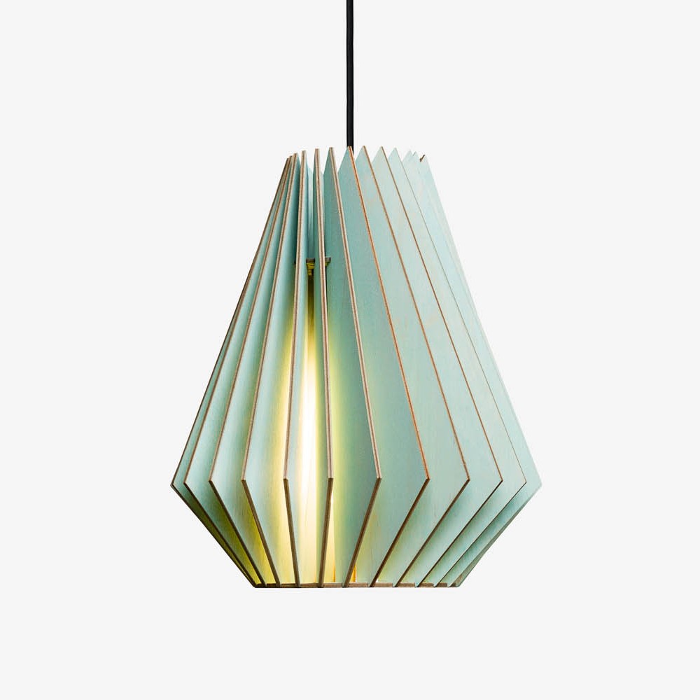 Suspension HEKTOR Ø24,5cm découpée au laser en bouleau naturel par IUMI Design Suspension en bois HEKTOR Ø24,5cm découpée au laser en bouleau naturel par IUMI Design
