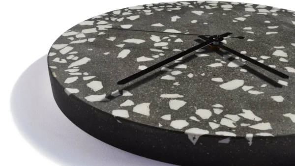 Horloge design Tempus 32 Terrazzo en béton par Urbi et Orbi