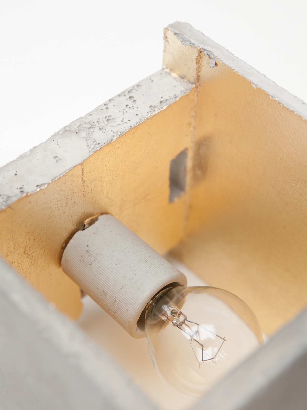 Applique Design B3 Gris claire Cubic au design industriel en béton par Gant Light Applique Design B3 Cubic Beton