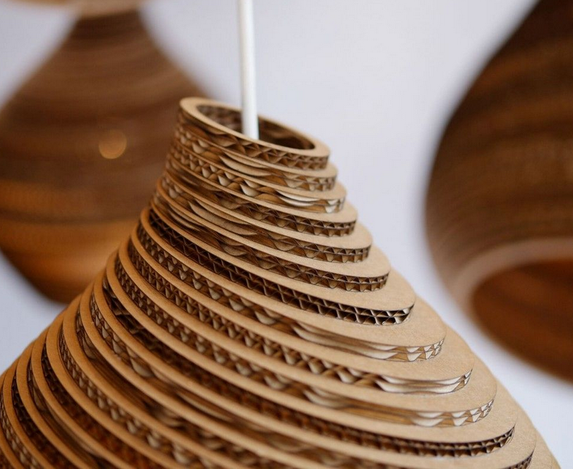 Suspension en carton recyclé Nest32 ∅33 Scraplights par Graypants