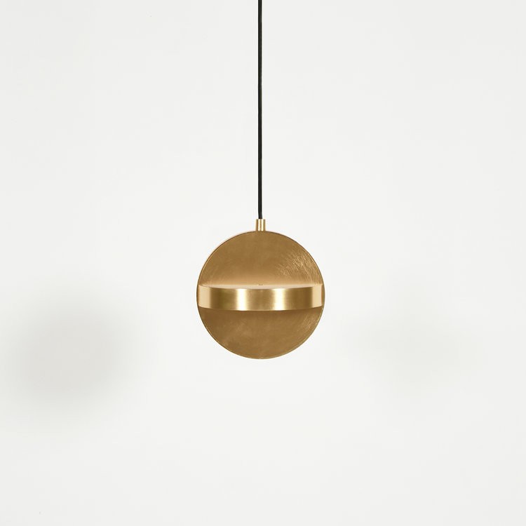 Suspension design PLUS Led laiton en aluminium anodisé par NOCC X Eno studio Suspension design PLUS Led laiton en aluminium anodisé par NOCC X Eno studio