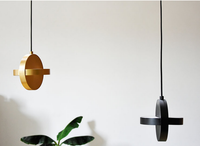 Suspension design PLUS Led en acier noir par NOCC X Eno studio Suspension design PLUS Led en acier noir par NOCC X Eno studio