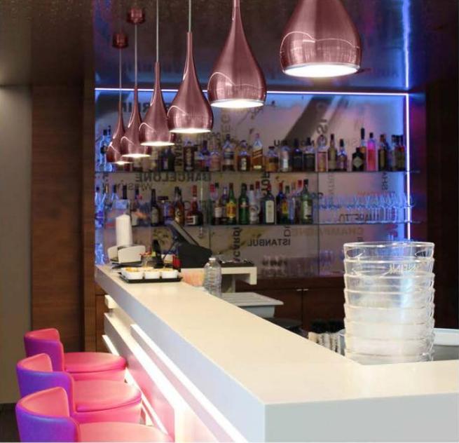 Suspension design Lina 52 en aluminium au design contemporain Suspension design Lina 52 en aluminium au design contemporain