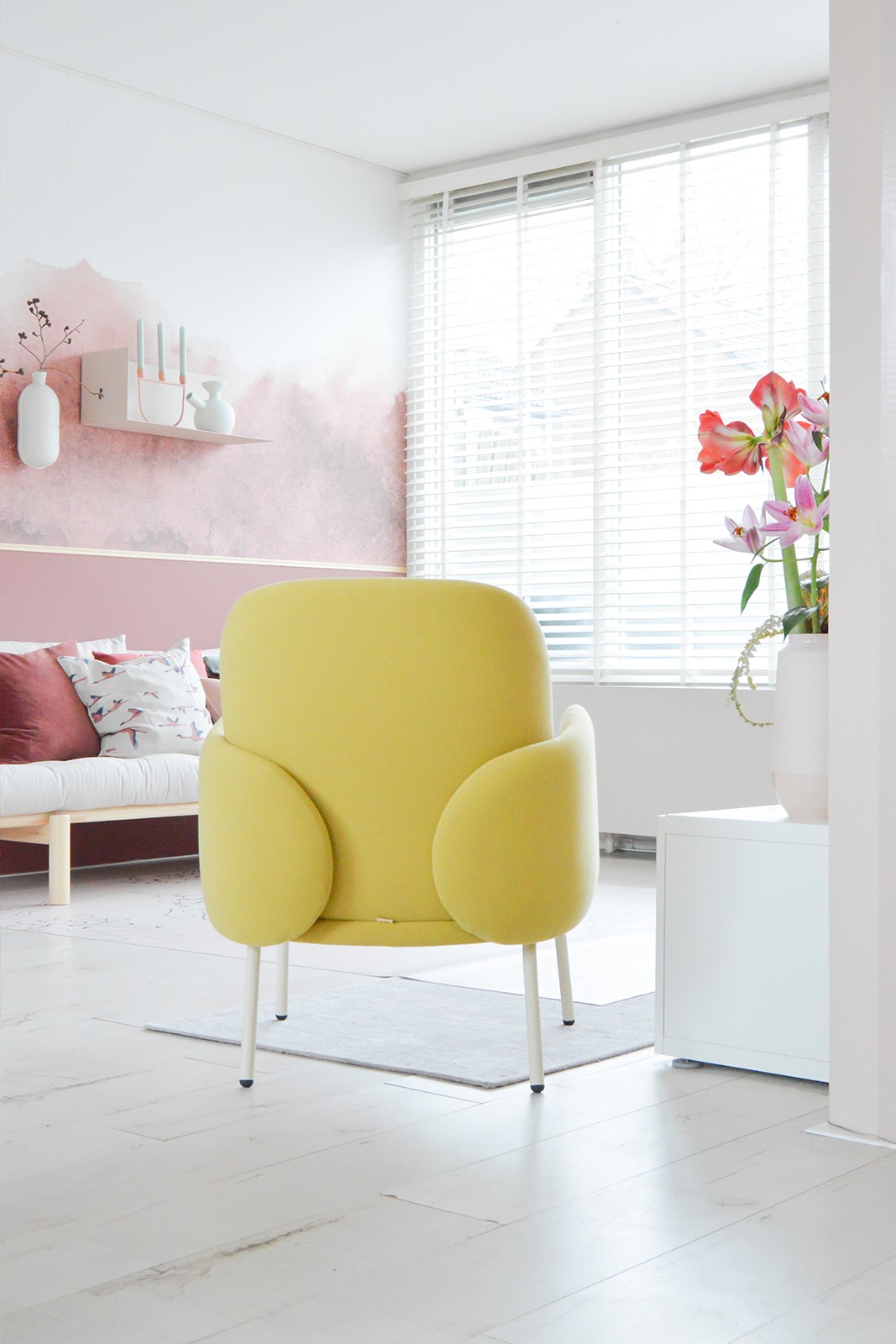 Fauteuil design en feutre Dost avec accoudoirs par Rianne Koens X Puik Art Fauteuil design en feutre Dost avec accoudoirs par Rianne Koens X Puik Art