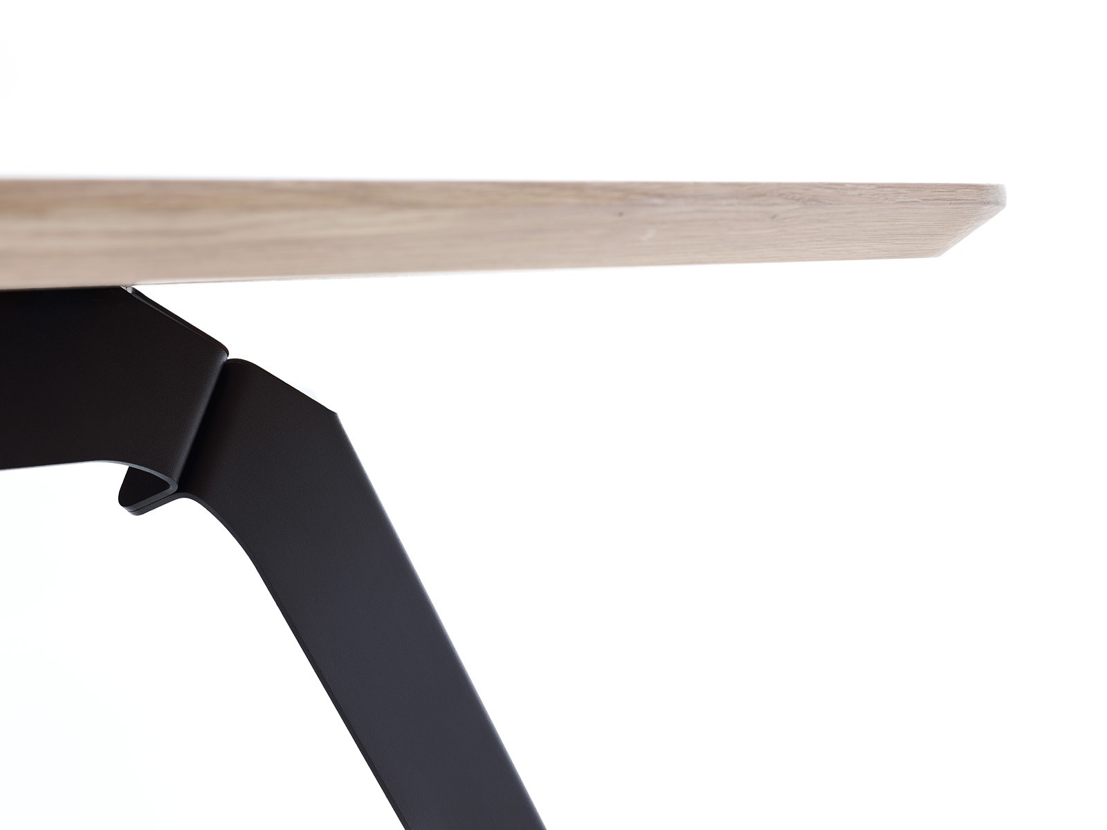 Table à manger design Fold 240×100 en bois de chêne et acier par Bas Vellekoop X Puik Art Table à manger design Fold 240×100 en bois de chêne et acier par Bas Vellekoop X Puik Art