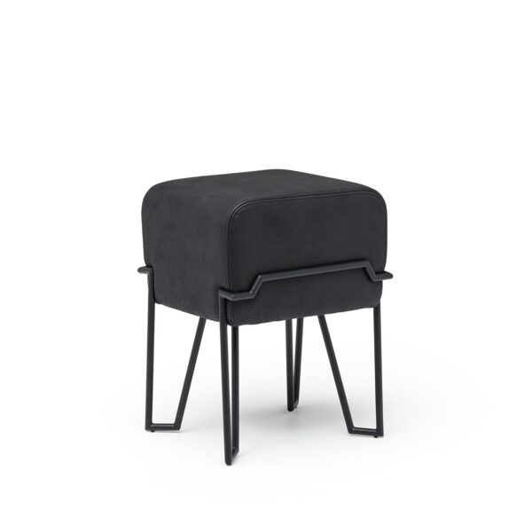 Tabouret design en cuir Bokk au design graphique par Ka-Lai Chan X Puik Art