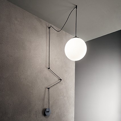 Suspension modulable Serpent au design graphique et minimaliste