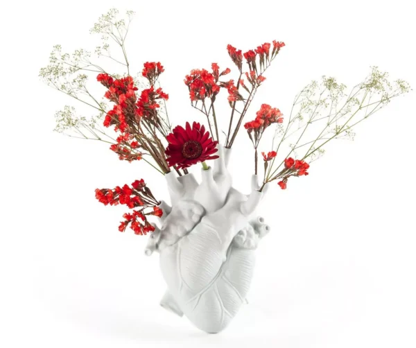 Vase Love in Bloom Seletti blanc porcelaine en forme de cœur design Marcantonio